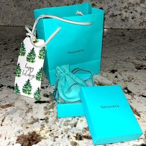 Tiffany & Co. 925 sterling silver Knot twist earring